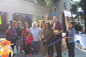 78209 Nov 2015 - AHCC - Ribbon Cutting for Medifast Weight Control Center in Lincoln Heights Shopping Center