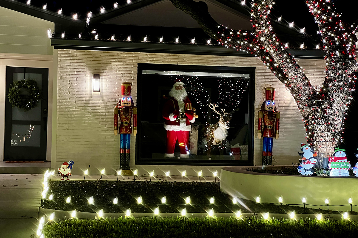 Winner of OPNNA Holiday Lights competition 
